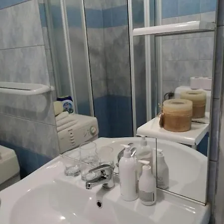 Five Minutes From City Center Apartment