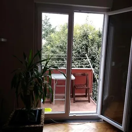 Five Minutes From City Center