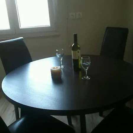 Five Minutes From City Center Apartment Pula