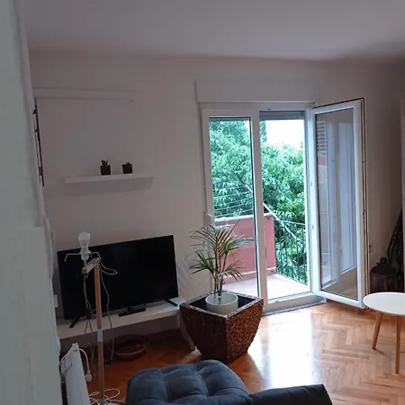 Five Minutes From City Center *